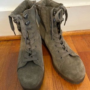 Crown Vintage Boots